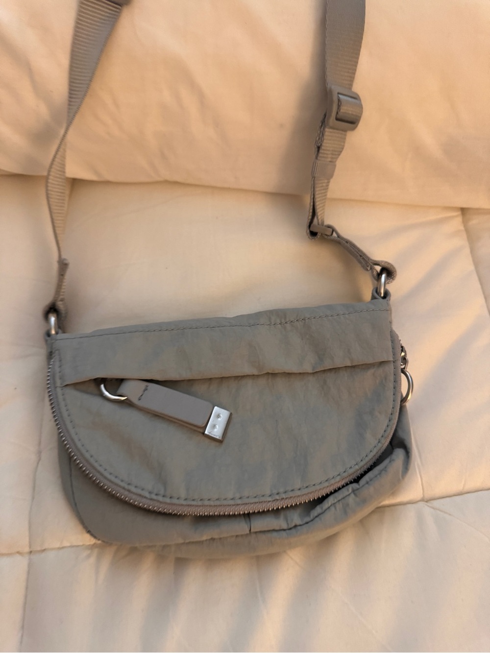 lululemon athletica gray crossbody bag